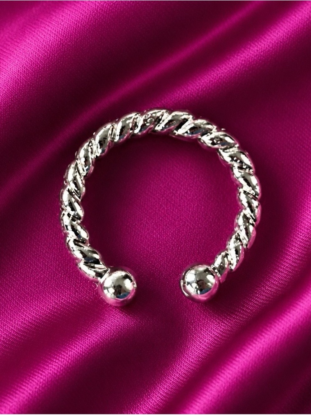 Bony Levy 14k ear cuff. Twisted Hoop, 10mm diameter. Genuine! New!
